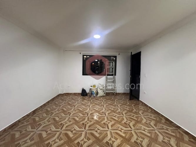 Casa de 4 alcobas en venta en San Isidro, Medellín, 105 m² · foto 5 de 24