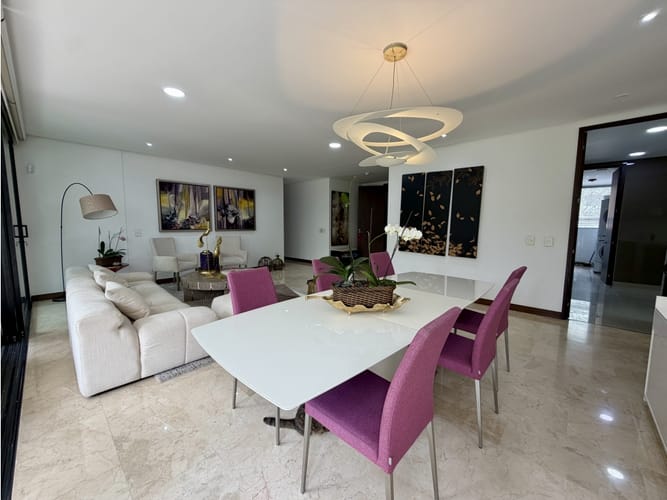Apartamento de 3 alcobas en venta en Los Balsos, Medellín, 251 m² · foto 3 de 24