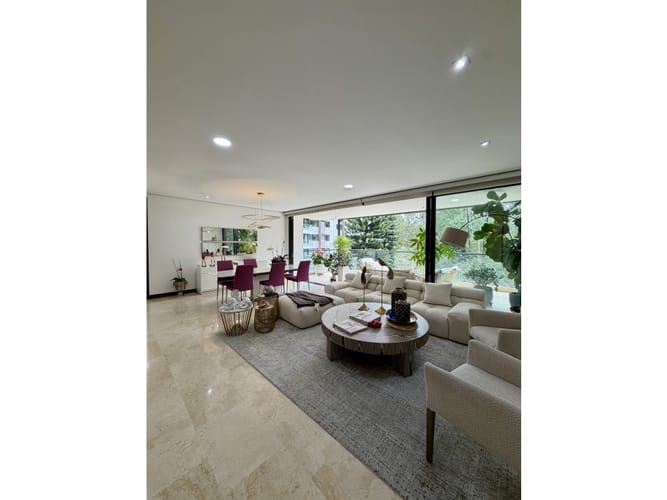 Apartamento de 3 alcobas en venta en Los Balsos, Medellín, 251 m² · foto 4 de 24