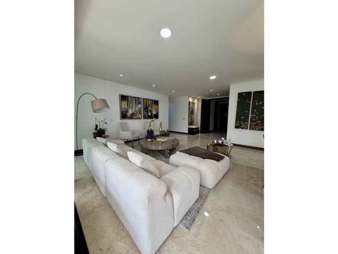 Apartamento de 3 alcobas en venta en Los Balsos, Medellín, 251 m² · foto 8 de 24