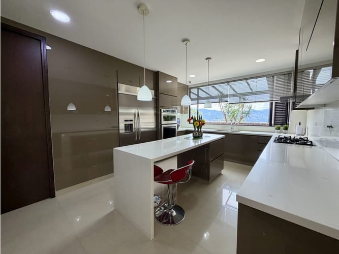 Apartamento de 3 alcobas en venta en Los Balsos, Medellín, 251 m² · foto 10 de 24