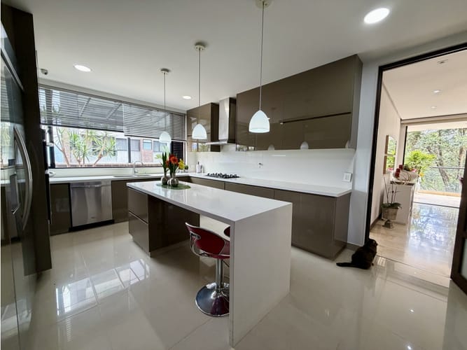 Apartamento de 3 alcobas en venta en Los Balsos, Medellín, 251 m² · foto 12 de 24