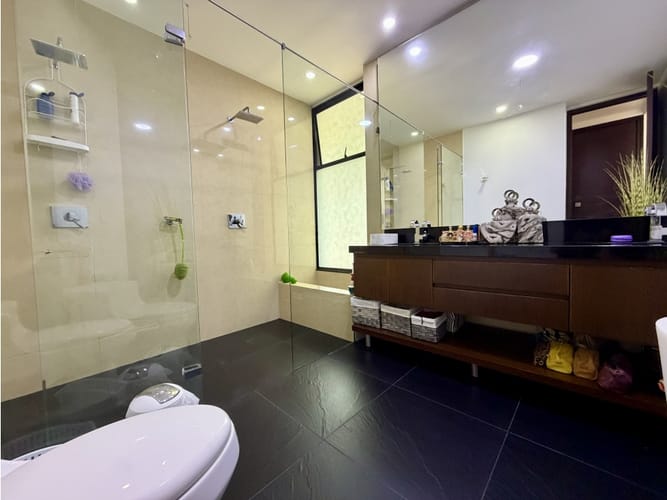 Apartamento de 3 alcobas en venta en Los Balsos, Medellín, 251 m² · foto 19 de 24