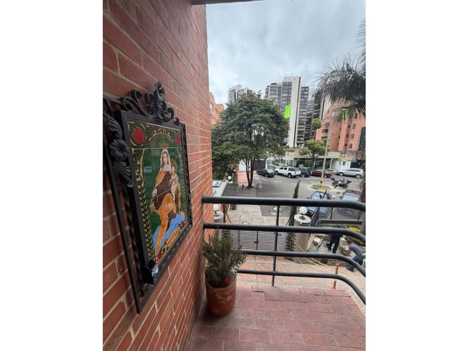 Apartamento de 2 alcobas en venta en La Carolina, Bogotá, 150 m² · foto 4 de 18