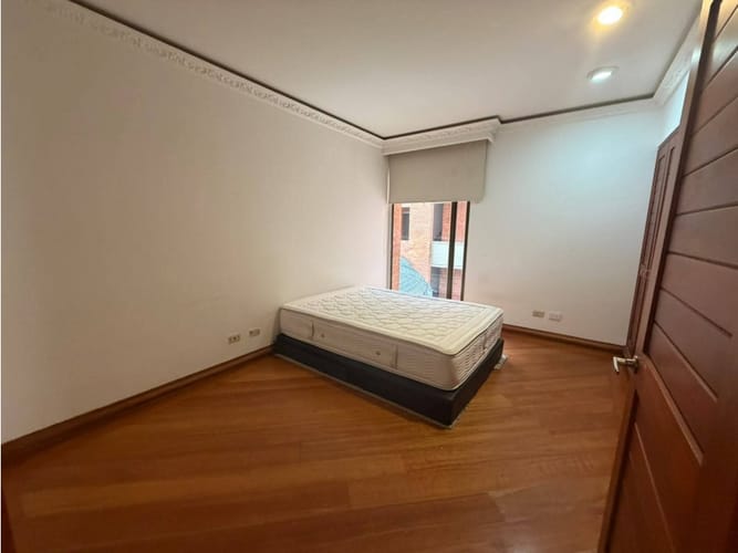 Apartamento de 2 alcobas en venta en La Carolina, Bogotá, 150 m² · foto 10 de 18