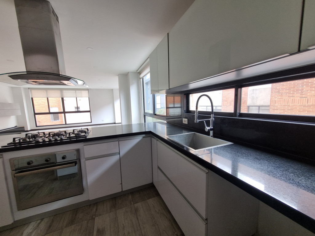 Apartamento en venta en Chicó Navarra, Bogotá · foto 8 de 24