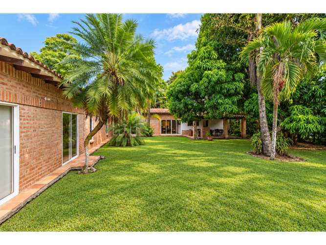 Casa de 5 alcobas en venta en La Morada, Jamundí, 244 m² · foto 22 de 23