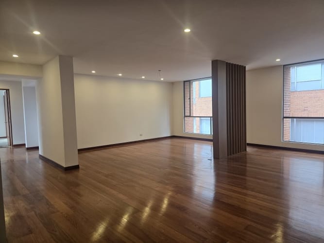 Apartamento en venta en Santa Barbara, Bogotá · foto 2 de 24
