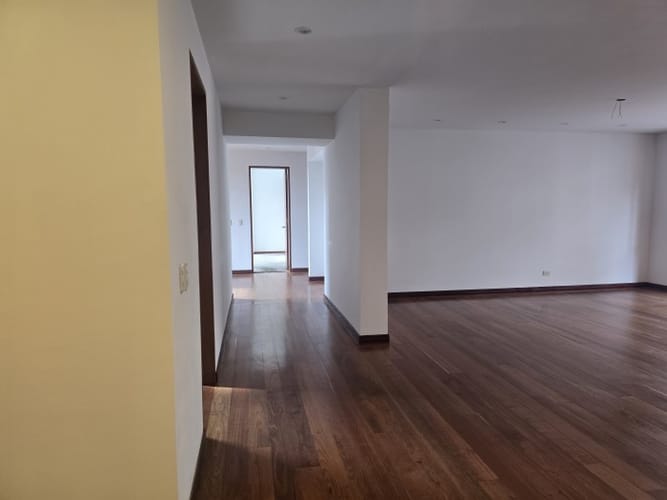 Apartamento en venta en Santa Barbara, Bogotá · foto 4 de 24