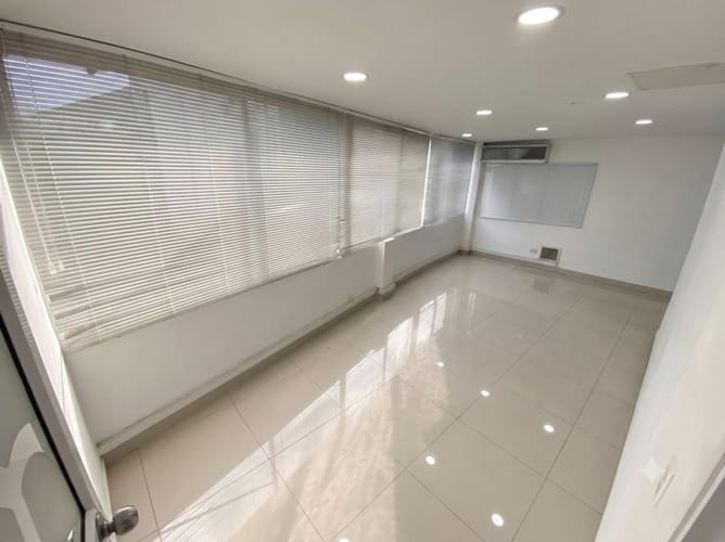 Oficina en arriendo en Cristales, Cali, 400 m² · foto 13 de 16