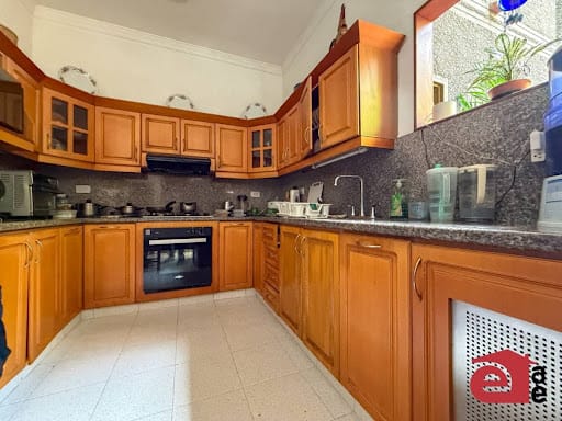 Casa de 13 alcobas en venta en Los Naranjos, Envigado, 427 m² · foto 4 de 20