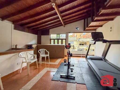 Casa de 13 alcobas en venta en Los Naranjos, Envigado, 427 m² · foto 12 de 20