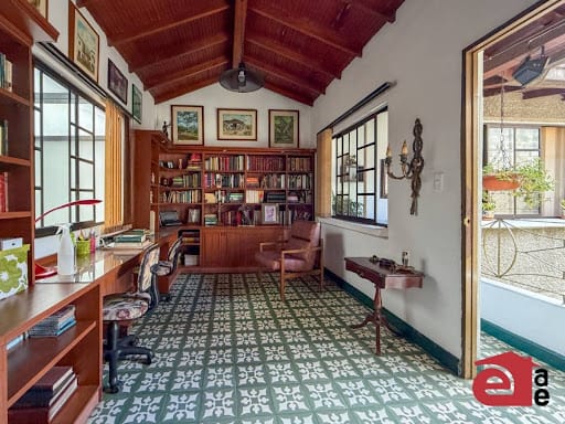 Casa de 13 alcobas en venta en Los Naranjos, Envigado, 427 m² · foto 13 de 20