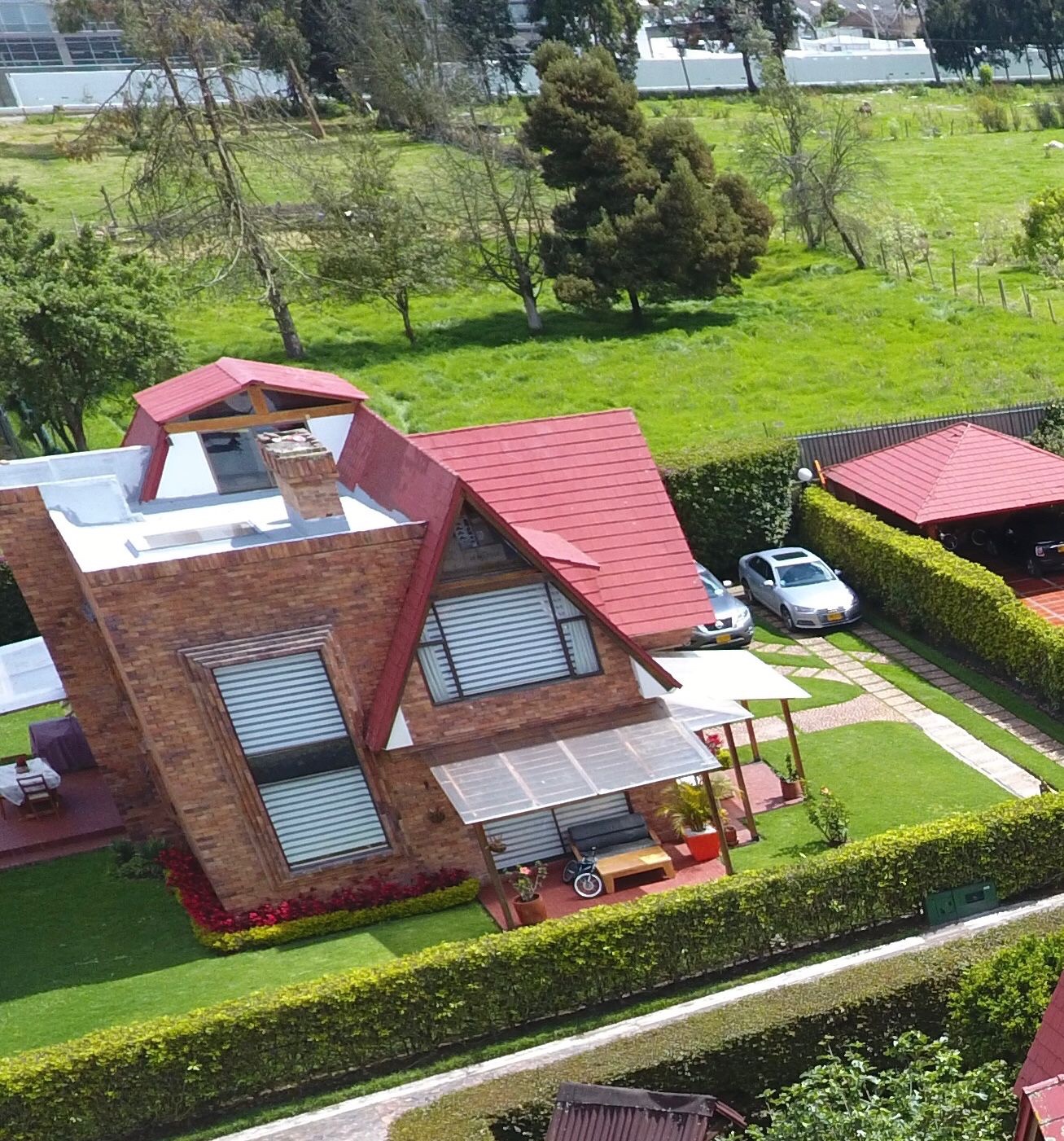 Casa en venta en Guaymaral, Bogotá · foto 2 de 9