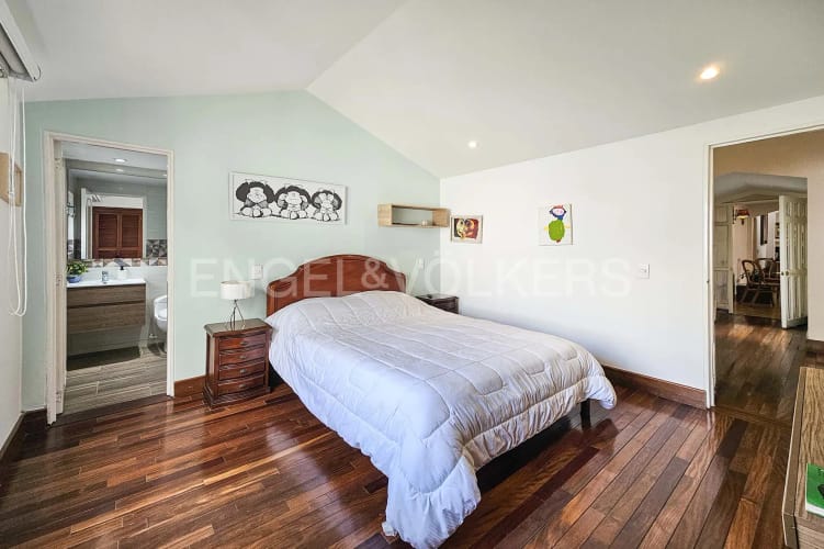 Casa de 4 alcobas en venta en El Batán, Bogotá, 300 m² · foto 18 de 24