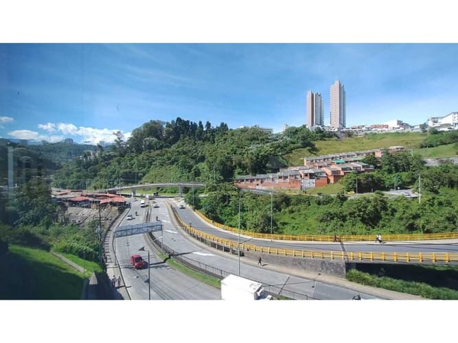 Local en arriendo en La Carola, Manizales, 300 m² · foto 6 de 24