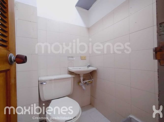 Oficina en arriendo en Estadio, Medellín, 30 m² · foto 4 de 10