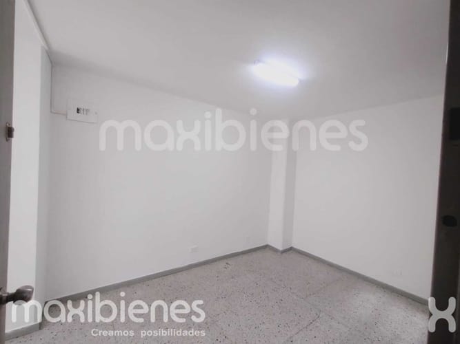 Oficina en arriendo en Estadio, Medellín, 30 m² · foto 6 de 10