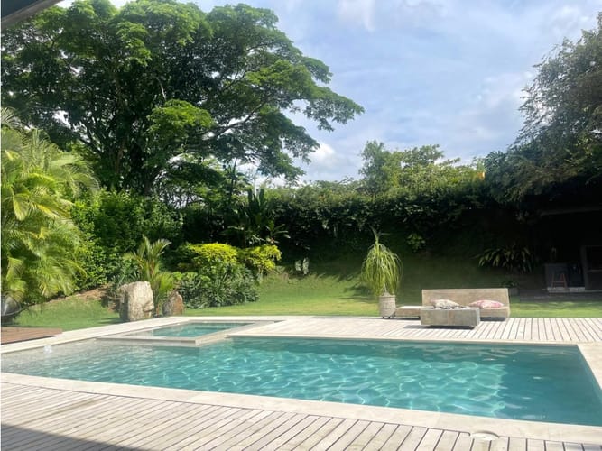 Casa de 3 alcobas en venta en La Buitrera, Cali, 300 m² · foto 2 de 8