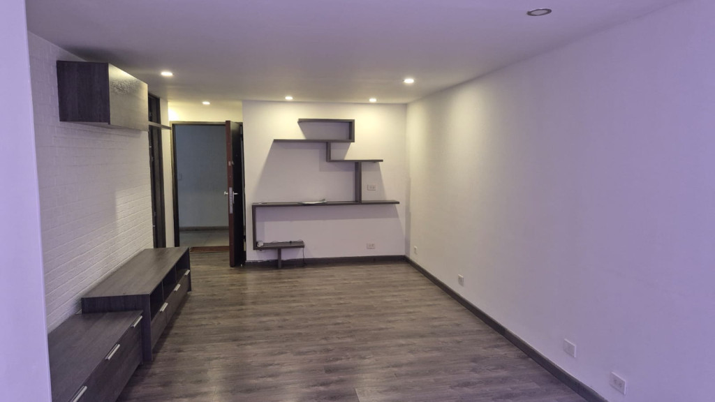 Apartamento en venta en Santa Barbara Central, Bogotá · foto 2 de 16