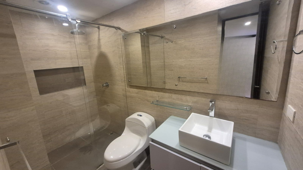 Apartamento en venta en Santa Barbara Central, Bogotá · foto 13 de 16