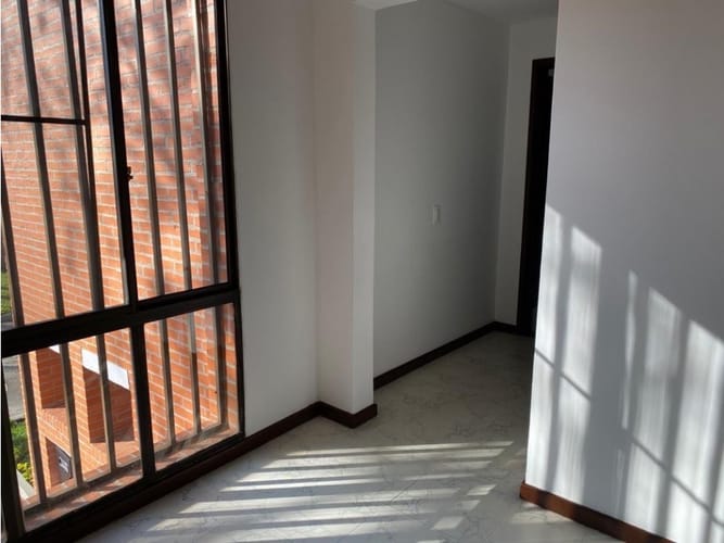 Casa de 4 alcobas en venta en Ciudad Jardin, Cali, 250 m² · foto 9 de 15