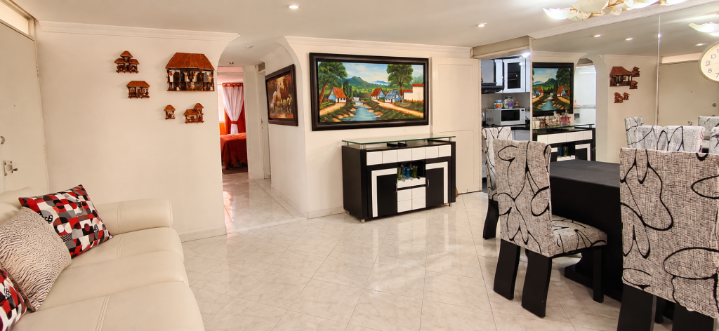 Apartamento en venta en Granada Norte, Bogotá · foto 3 de 15