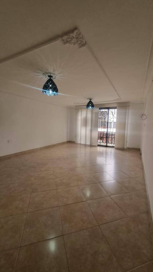 Casa de 5 alcobas en arriendo en Santa Teresita, Medellín, 180 m² · foto 3 de 24