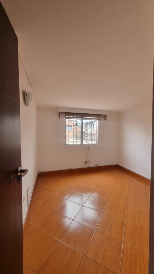 Casa de 5 alcobas en arriendo en Santa Teresita, Medellín, 180 m² · foto 10 de 24