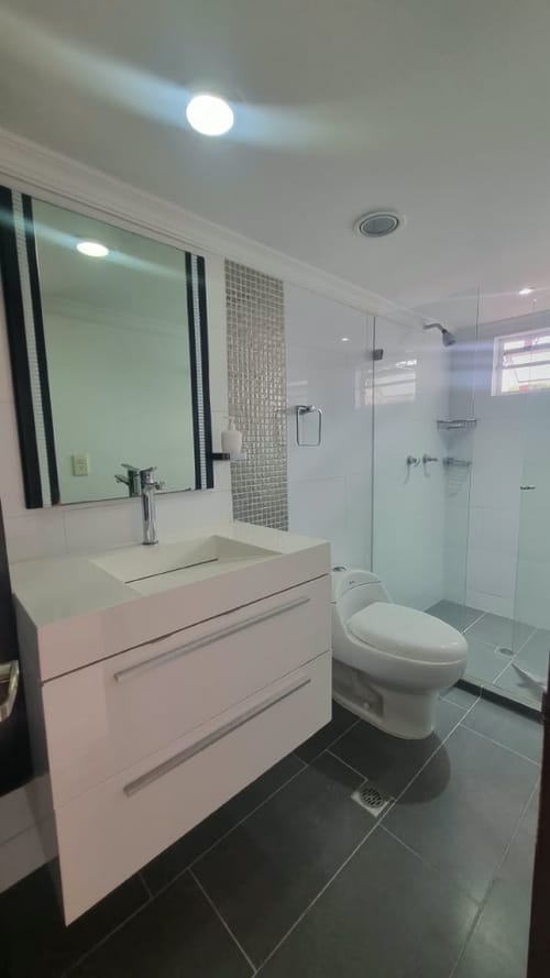 Casa de 5 alcobas en arriendo en Santa Teresita, Medellín, 180 m² · foto 24 de 24