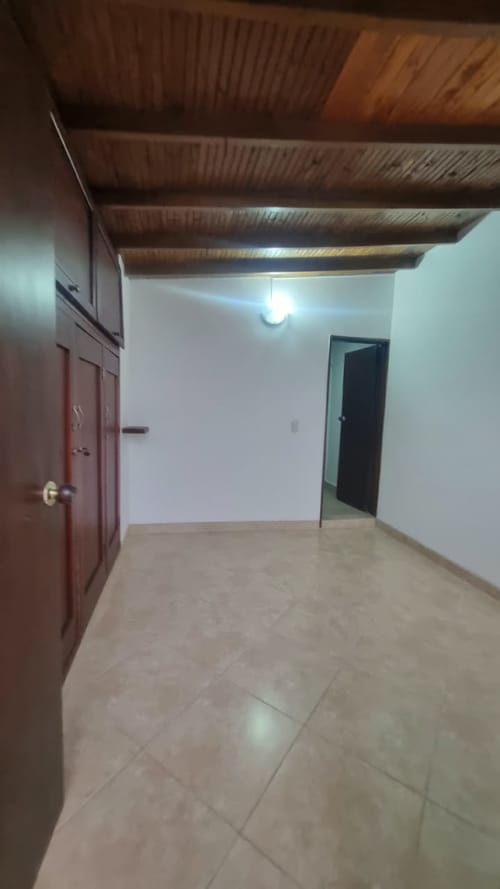 Casa de 5 alcobas en venta en Santa Teresita, Medellín, 180 m² · foto 6 de 24