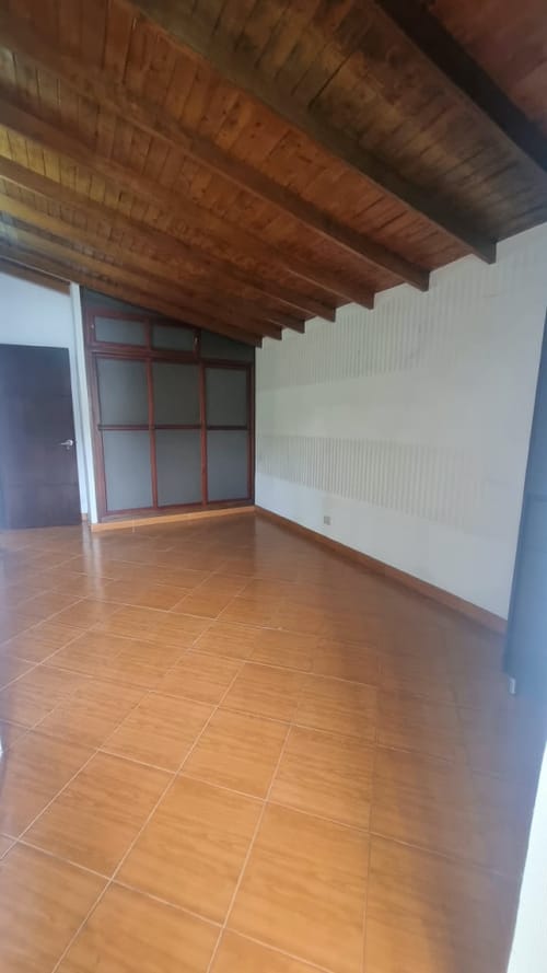 Casa de 5 alcobas en venta en Santa Teresita, Medellín, 180 m² · foto 13 de 24