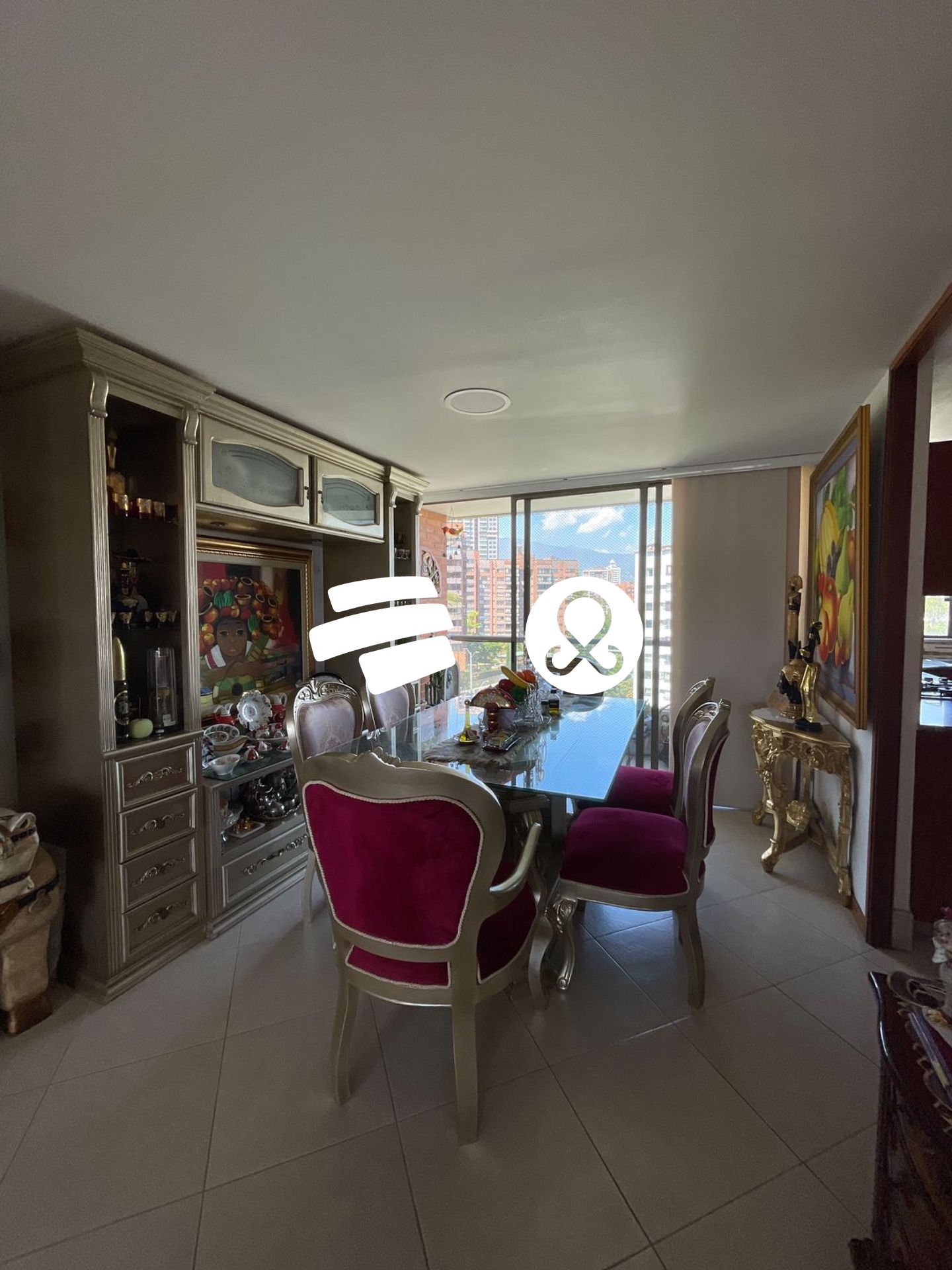 Apartamento de 3 alcobas en venta en El Poblado, Medellín, 135 m² · foto 2 de 15