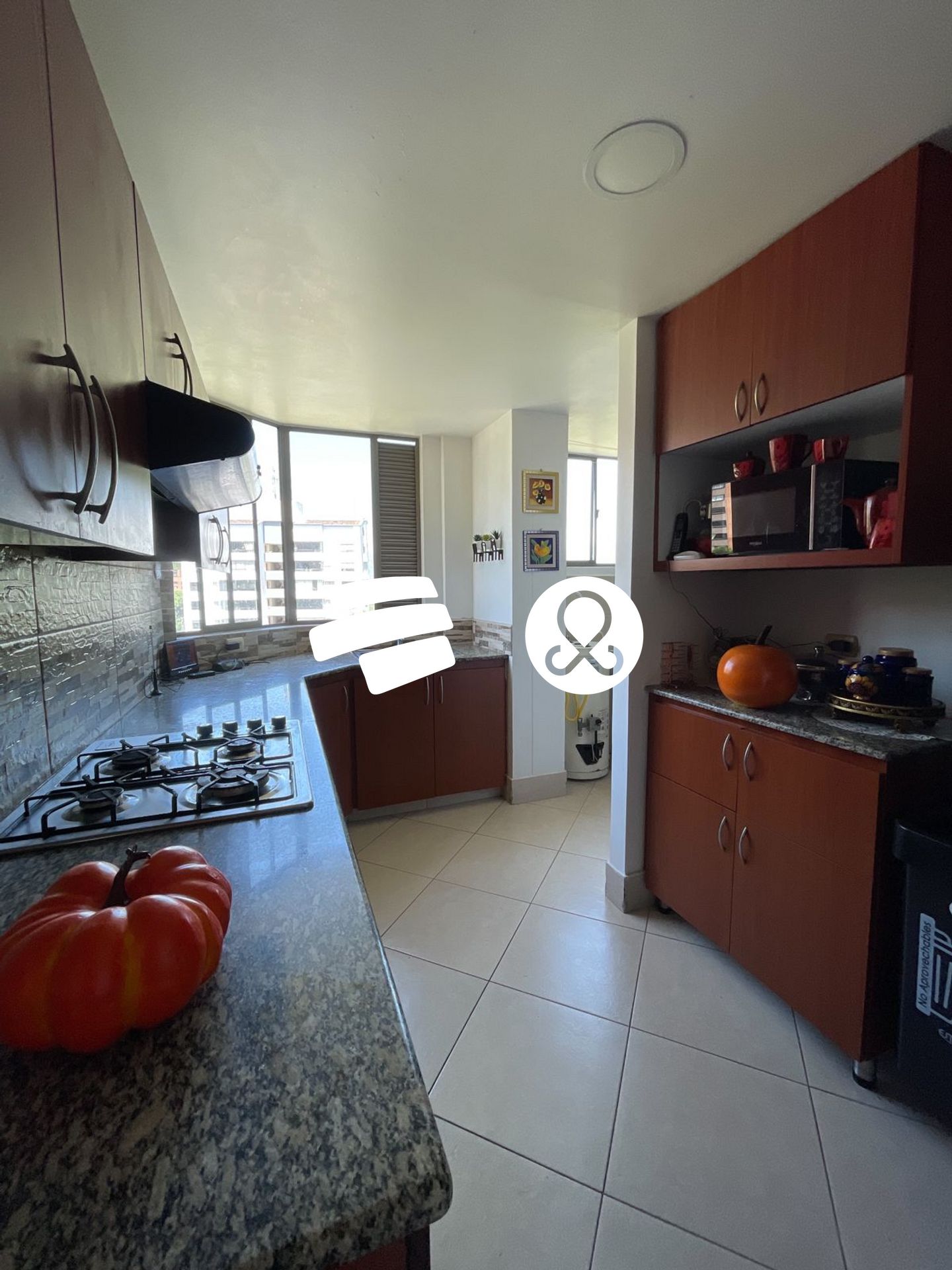 Apartamento de 3 alcobas en venta en El Poblado, Medellín, 135 m² · foto 6 de 15
