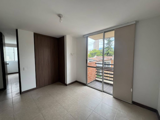 Apartamento en venta en Suramérica, Itagüí · foto 2 de 17