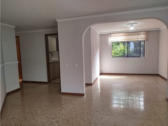Apartamento en venta en El Poblado, Medellín · foto 3 de 24