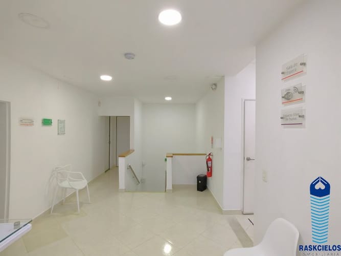 Local en arriendo en Conquistadores, Medellín, 250 m² · foto 2 de 8