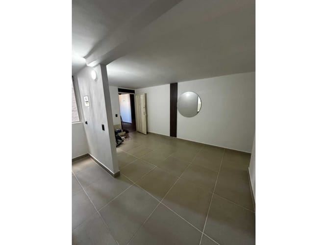 Apartamento de 3 alcobas en venta en Boston, Medellín, 52 m² · foto 2 de 3