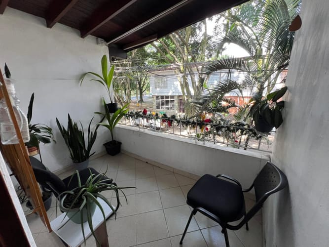 Casa de 5 alcobas en venta en Estadio, Medellín, 137 m² · foto 9 de 14