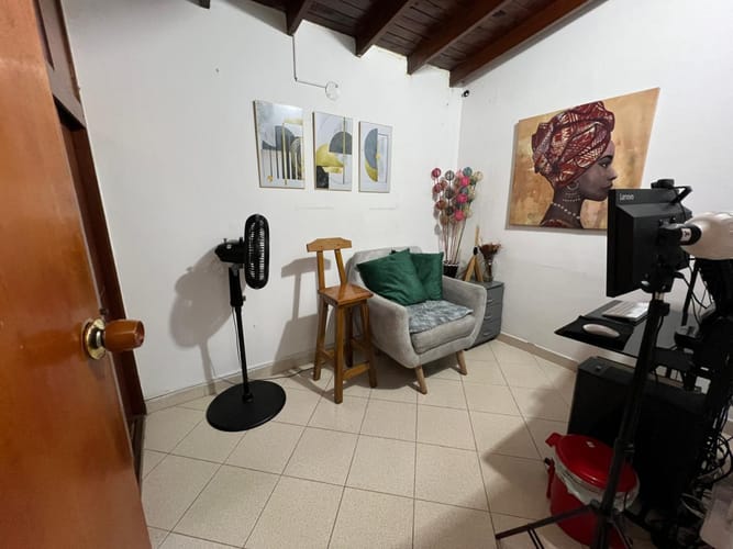 Casa de 5 alcobas en venta en Estadio, Medellín, 137 m² · foto 10 de 14