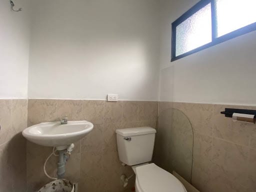 Oficina en arriendo en La Magnolia, Envigado, 20 m² · foto 3 de 6