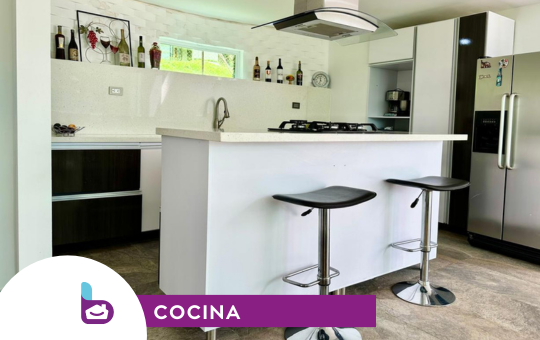 Casa de 5 alcobas en arriendo en Vereda El Salitre, Bogotá, 1600 m² · foto 9 de 17