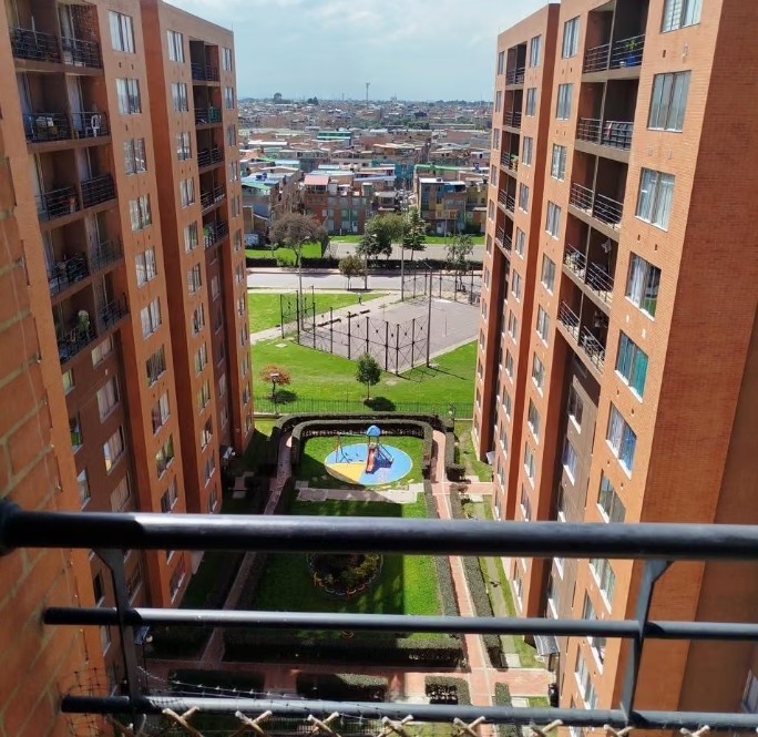 Apartamento en venta en Fontanar Del Río, Bogotá · foto 2 de 12