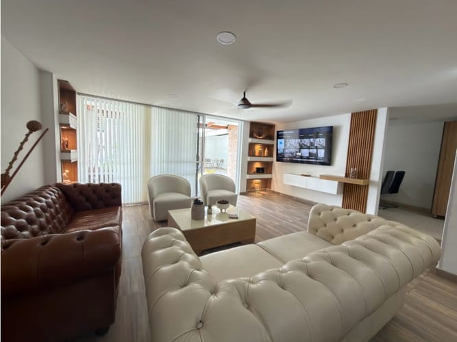Casa de 4 alcobas en venta en Prados Del Norte, Cali, 225 m² · foto 3 de 20