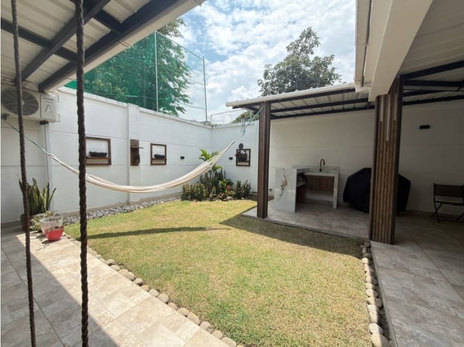 Casa de 4 alcobas en venta en Prados Del Norte, Cali, 225 m² · foto 19 de 20