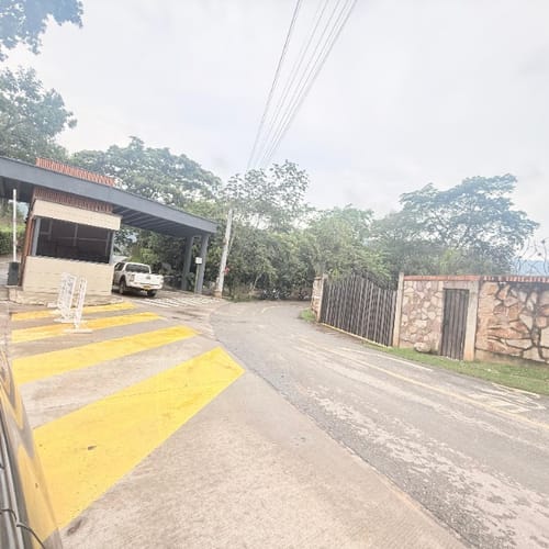 Casa de 3 alcobas en venta en Ruitoque, Floridablanca, 720 m² · foto 2 de 19