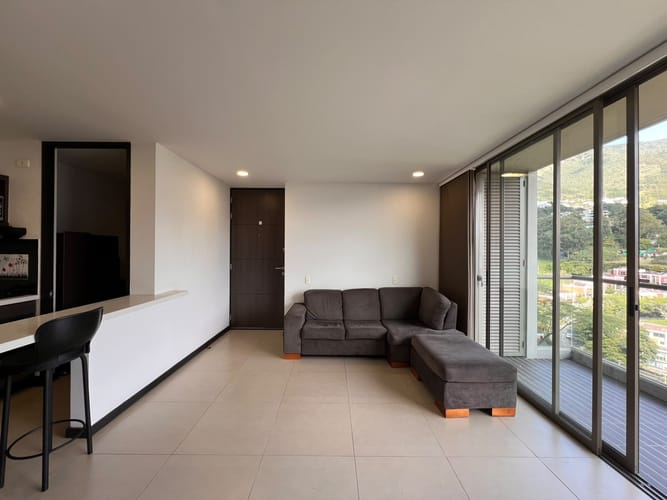 Apartamento de 2 alcobas en arriendo en El Poblado, Medellín, 87 m² · foto 2 de 13