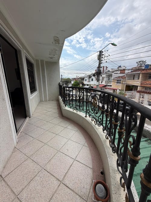 Casa de 10 alcobas en venta en Provenza, Bucaramanga, 480 m² · foto 2 de 24