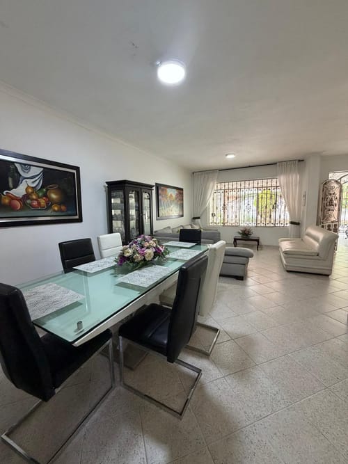 Casa de 10 alcobas en venta en Provenza, Bucaramanga, 480 m² · foto 5 de 24