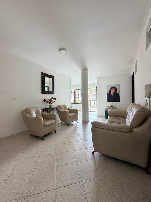 Casa de 10 alcobas en venta en Provenza, Bucaramanga, 480 m² · foto 9 de 24